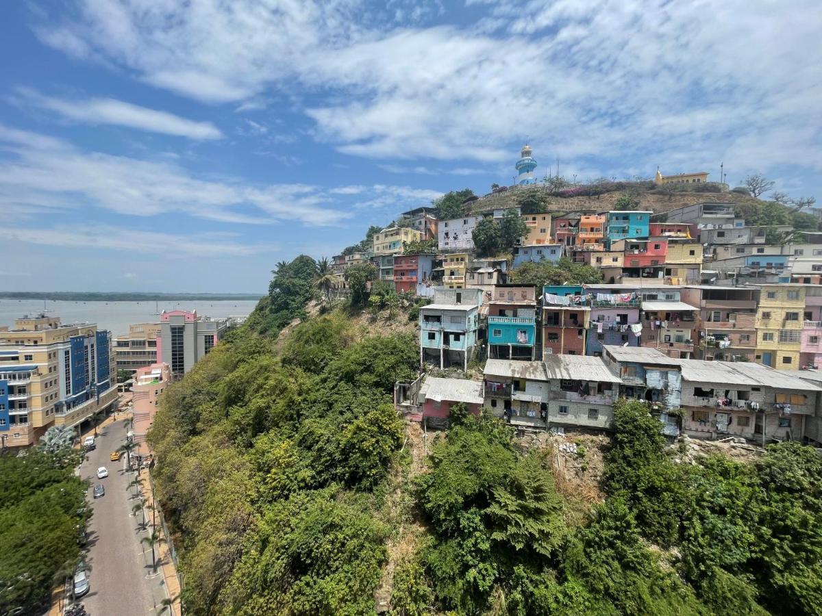 Suite Frente Al Rio En Puerto Santa Ana Riverfront جواياكيل المظهر الخارجي الصورة