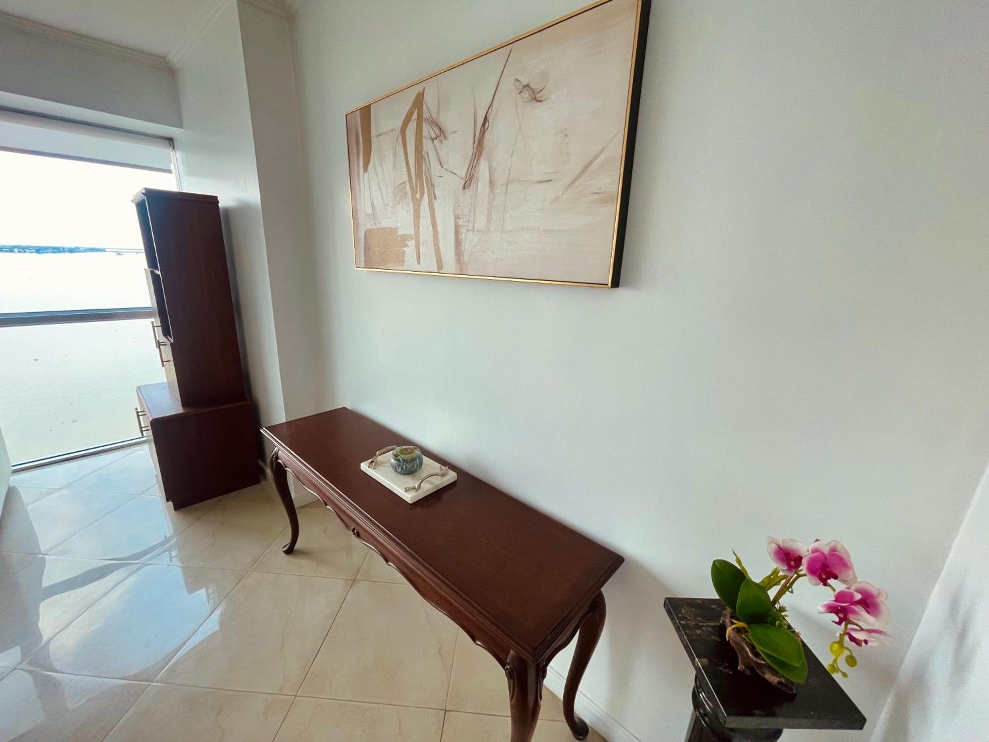 Suite Frente Al Rio En Puerto Santa Ana Riverfront جواياكيل المظهر الخارجي الصورة